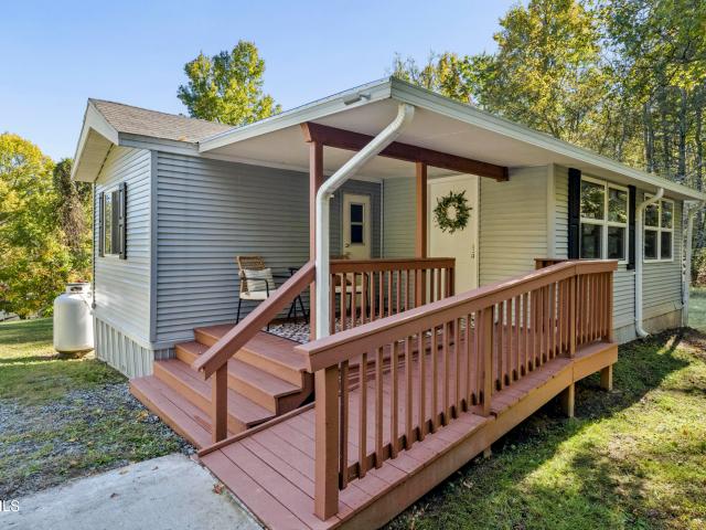 121 Furnace Hill Court