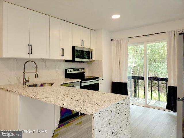 121 Overland Drive
