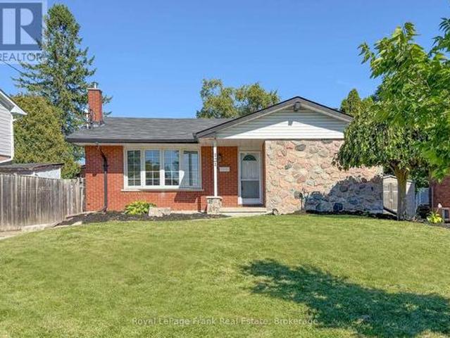 121 Labrador Drive, Oshawa Donevan, ON, L1H 7E4 house for sale | Listing ID E13822 | Royal LePage