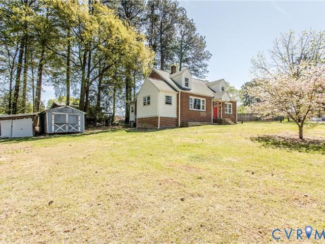 121 Lakeside Drive
