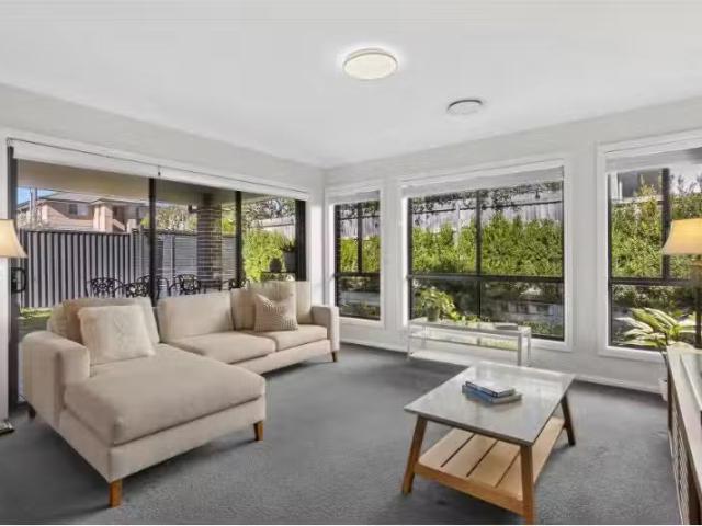 121 Mc Intosh Road, Narraweena Apartment for rent Listed by L.