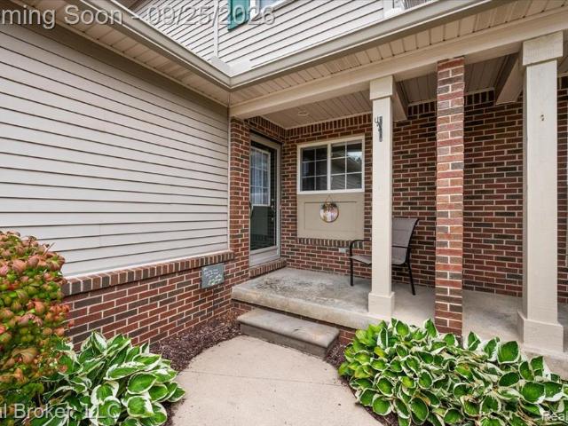 121 Newberry Lane