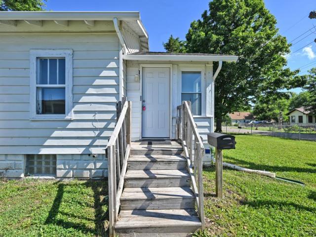 121 S West End Avenue
