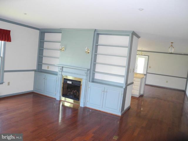 121 Southern Oak Drive