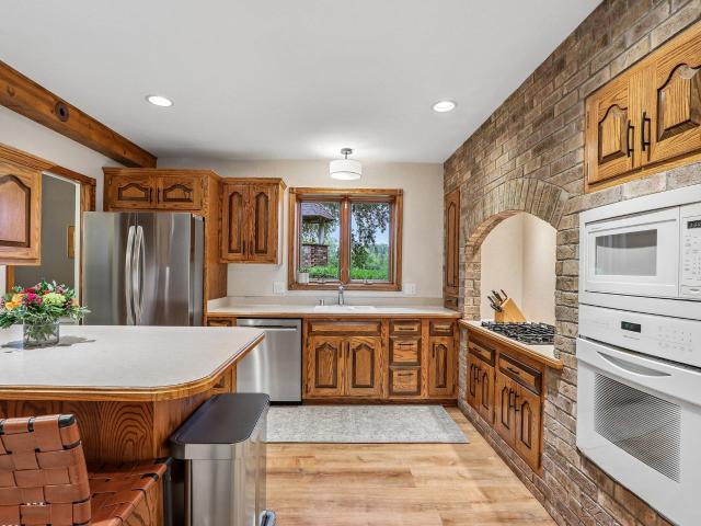 121 Saeger Ave