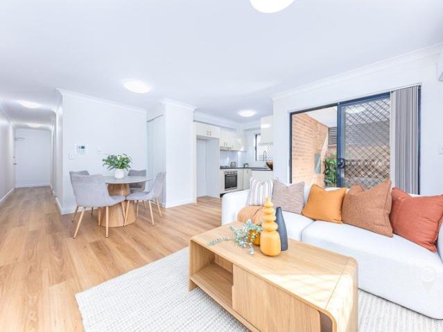 121 SQM: Freshly Updated Ground Floor Living Opposite Parklands