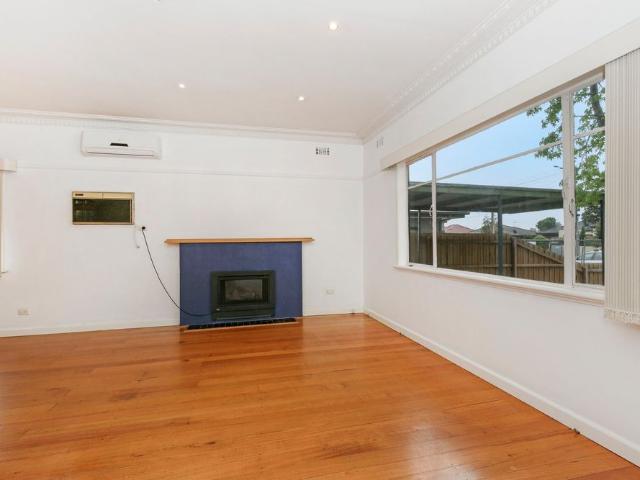 121 St Vigeons Road, Reservoir VIC 3073