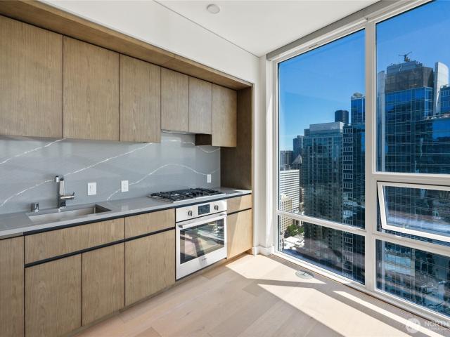 121 Stewart Street # 3105