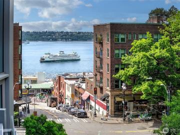 121 Stewart Street # 407