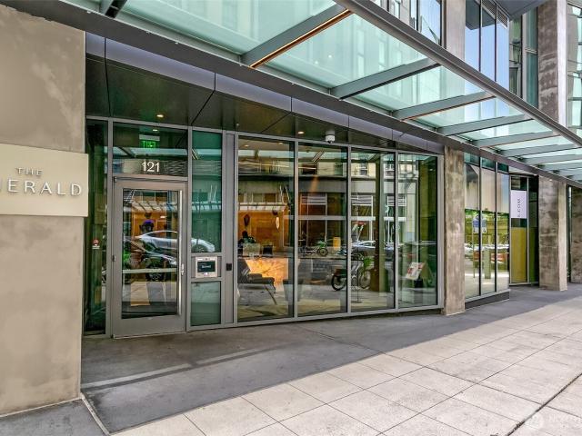 121 Stewart Street # 407