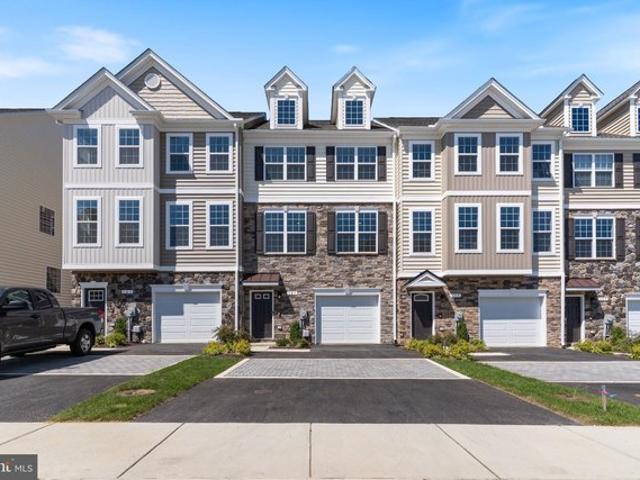 121 Potomac Ct, Prince Frederick, MD 20678