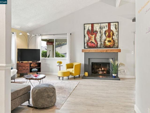 121 Rosario Ct