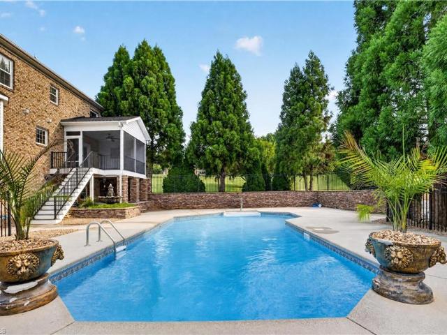 121 Reich Farm Court