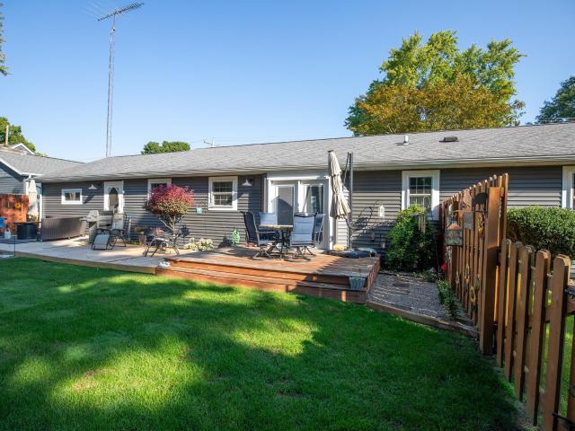 121 W Pleasant Street
