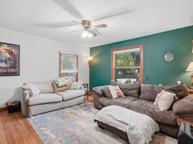 121 W Race Avenue