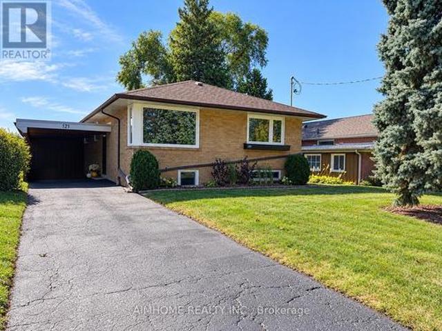 121 Wyndcliff Crescent, Toronto, ON, M4A 2J9 house for sale | Listing ID C13837 | Royal LePage
