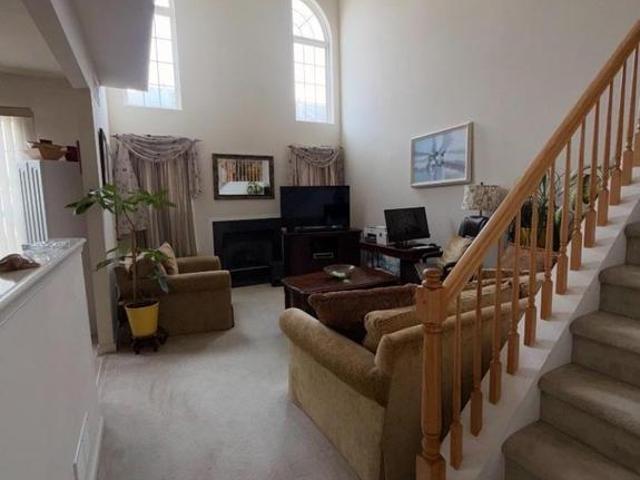 121 Threadleaf Terrace