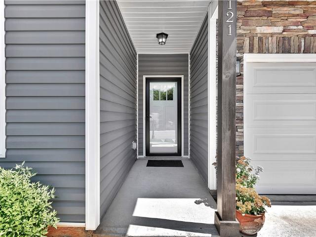 121 Ventura Street