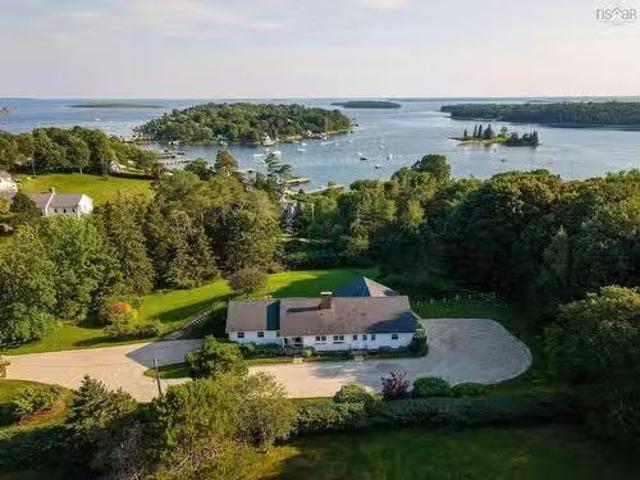 121 Victoria Street, Chester, NS, B0J 1J0 house for sale Li.