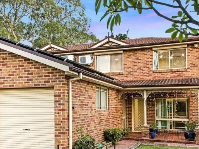 121A Targo Road, Pendle Hill Townhouse for rent Listed by Joa.