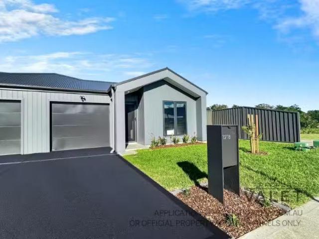 121B Lancaster Drive, BADAGARANG House for rent Listed by Mic.