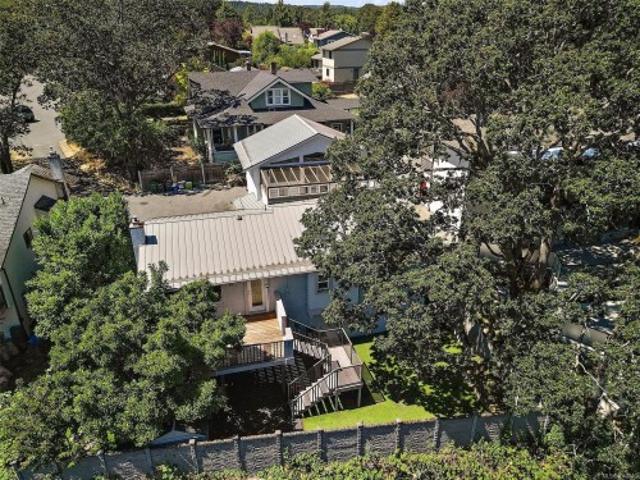 1224 Mariposa Ave, Saanich, BC, V8Z 6P4 house for sale | Listing ID 1043 | Royal LePage