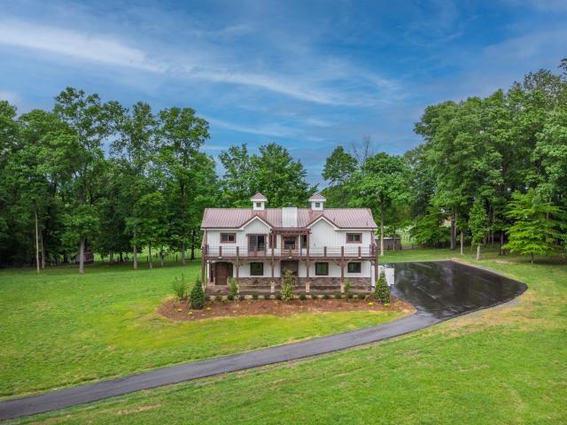 1224 Hangar Rd