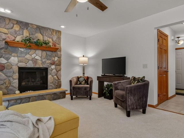 1224 Red Maple Ridge