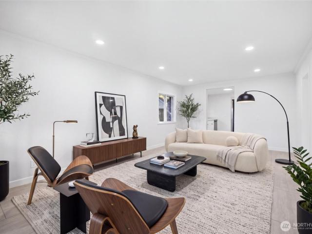 1224 th Avenue S