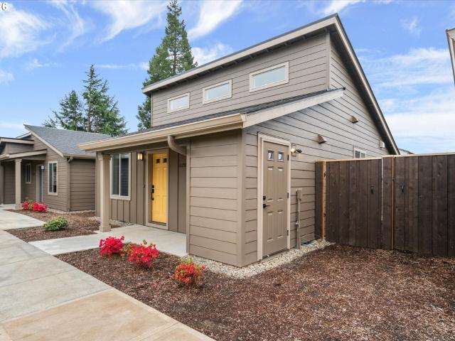 12258 Meadowlawn Dr
