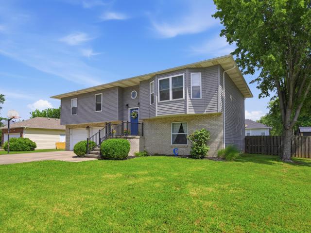 1225 Douglas Court