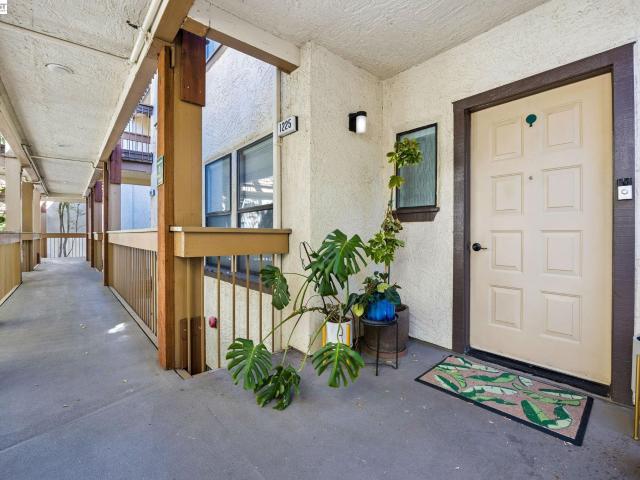 1225 S Villa Way
