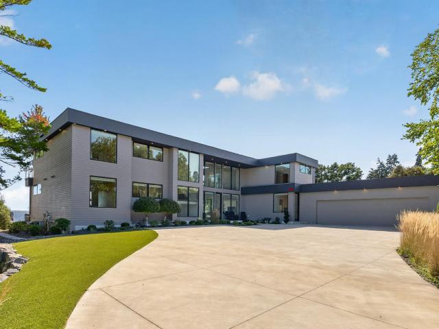 1225 Shoreline Drive