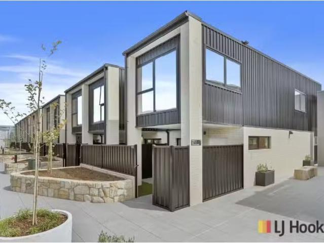12/25 Trenerry Crescent, GOOGONG Townhouse for rent Listed by.