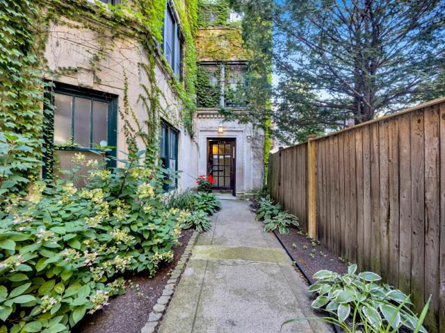 1225 W Granville Avenue # 3A