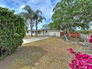 1226 Jaybird Ln, Ramona, CA 92065 | MLS #HD26071