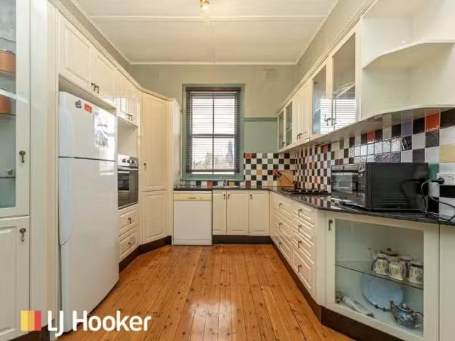 1/226 Peel Street, TAMWORTH House for rent Listed by Whitney.