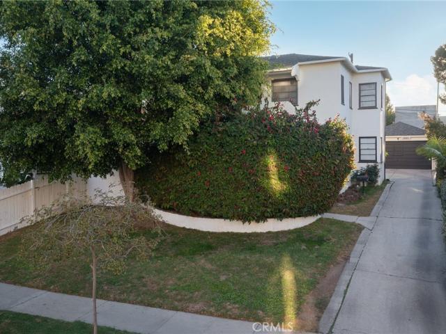 1226 S Dunsmuir