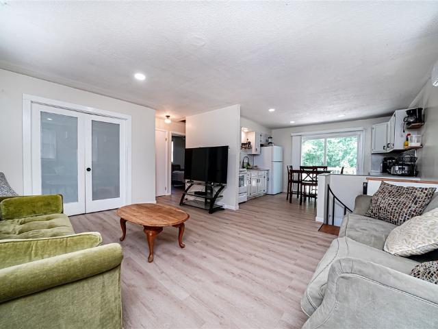 1227 Mccabe Ave