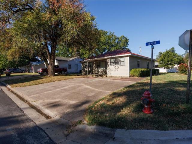 1227 N 4th Street