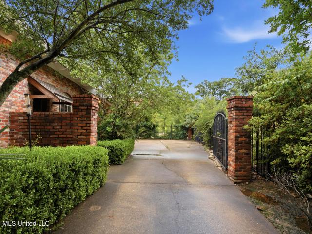 1227 Belvoir Place