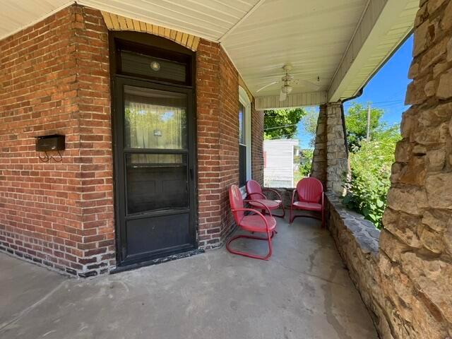 1227 S 6th Street