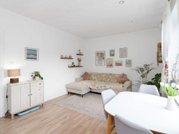 1227L Carrick Knowe Gardens. 3 bed flat to rent £1,495 pcm £345 pw
