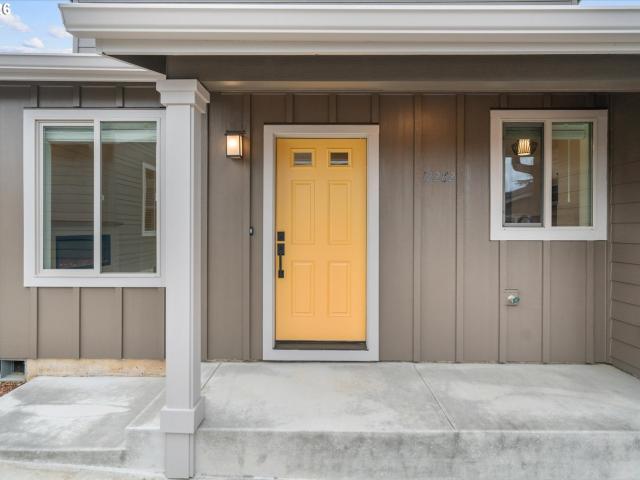 12282 Meadowlawn DR