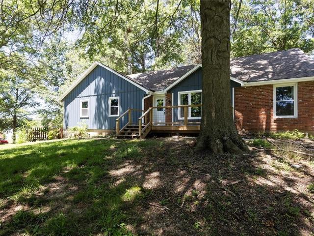 1228 Town And Country Lane