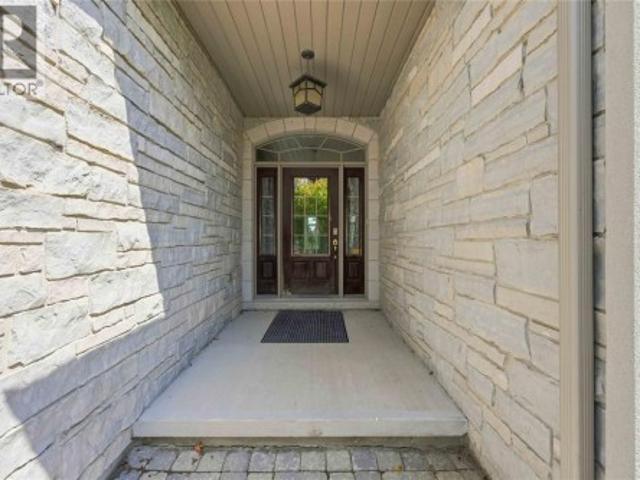 1229 Mike Weir Drive Unit# 1, Sarnia, ON, N0N 1C0 house for sale | Listing ID 26021 | Royal LePage