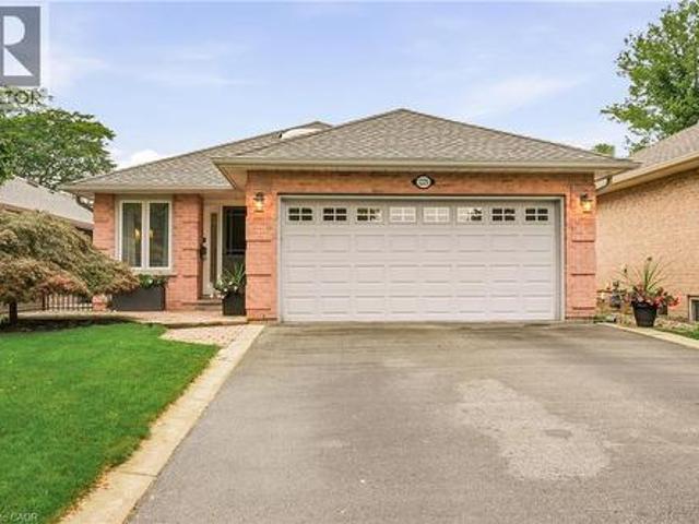1229 Nathaniel Crescent, Burlington, ON, L7S 2A6 house for sale | Listing ID 40861 | Royal LePage