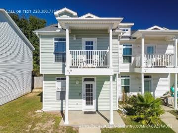 1229 Century Oaks Dr, 3 beds, 3 full baths