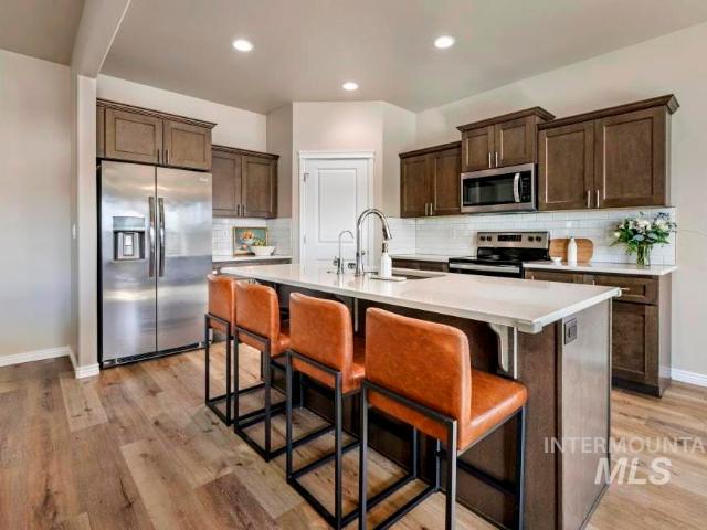 1229 Crestview Drive