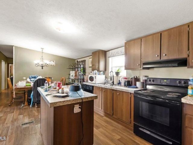 1220 Mcmillan Road
